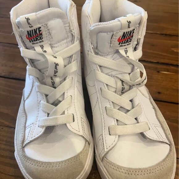 Girls Nike Blazers - Picture 4 of 5